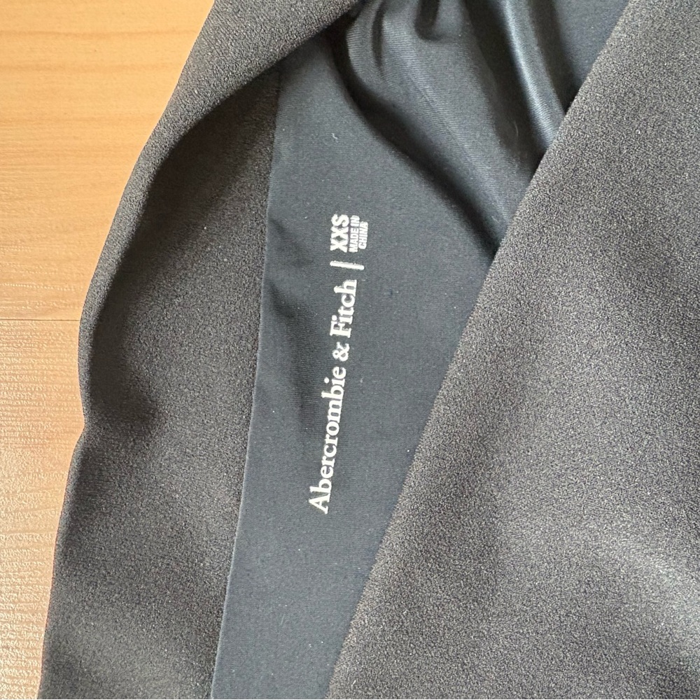 Abercrombie & Fitch Black Top - Picture 3 of 4